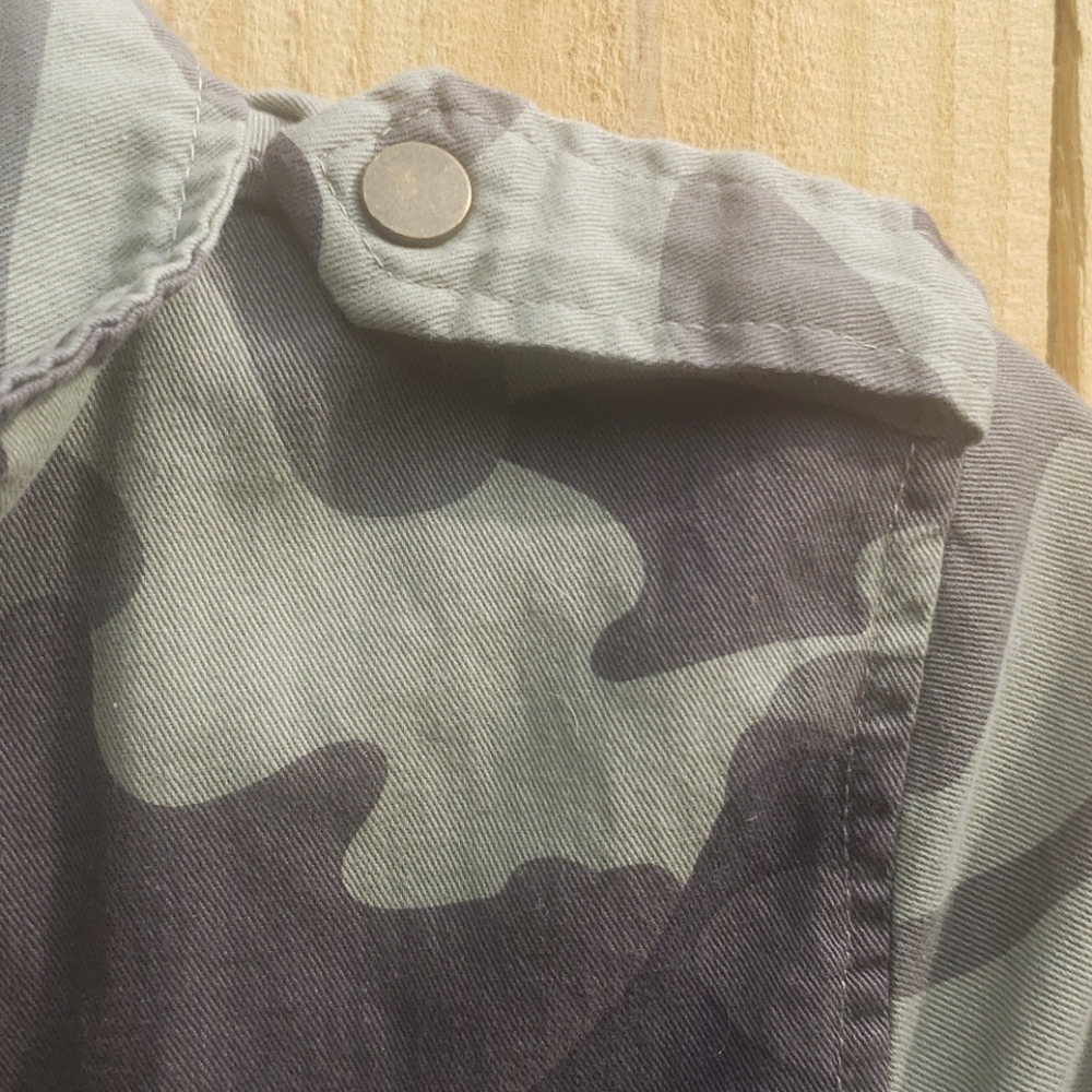 Lightweight Camp Jacket - image 4